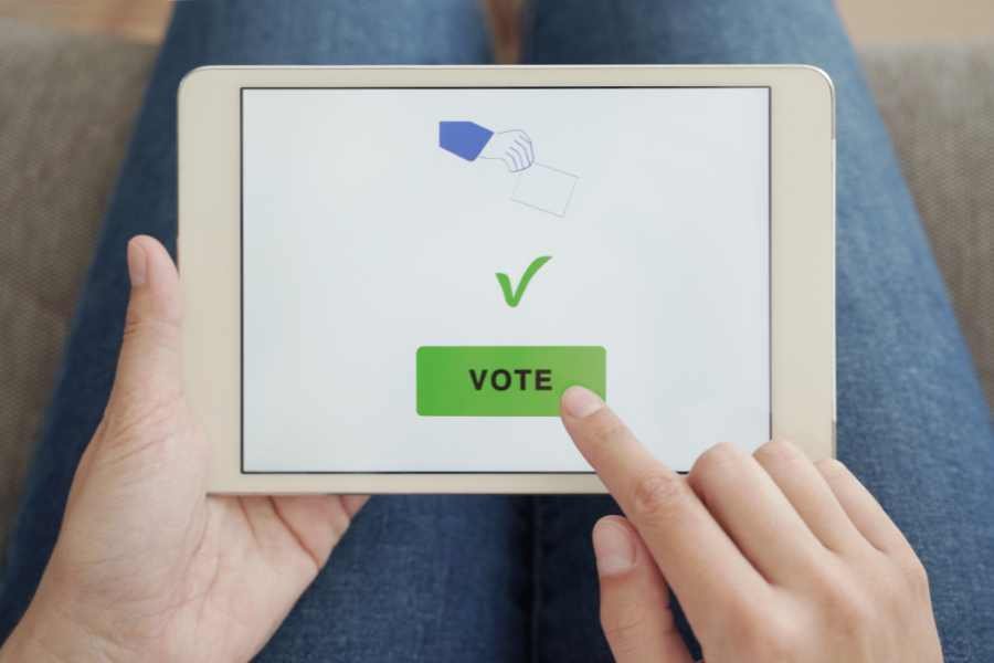 Votar y gobernar en la era digital: la revolución de la participación ciudadana